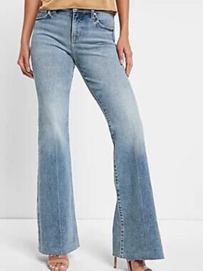796. Express Mid Rise Raw Hem Flare Jeans Light Wash Women's Size 6 Regular
